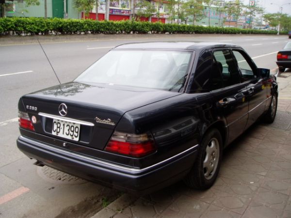 1995年 BENZ E280 (紀念版) 藍色 照片3